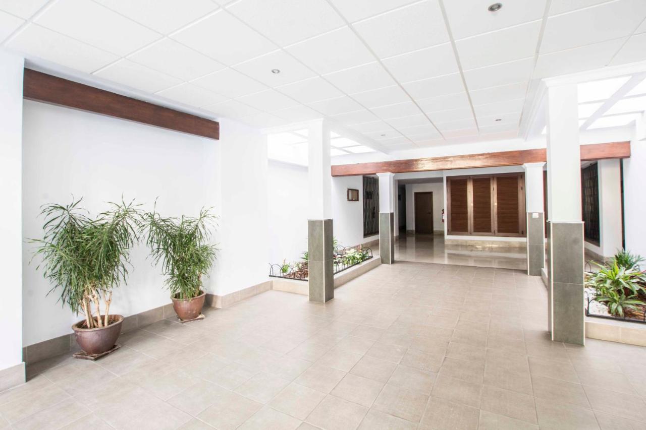 Apartamentos Los Alamos Sardinero Torremolinos Dış mekan fotoğraf